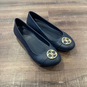 Crocs Cap Toe Ballet Flats Navy Blue Gold Gianna Medallion Womens Size 9 Slip On